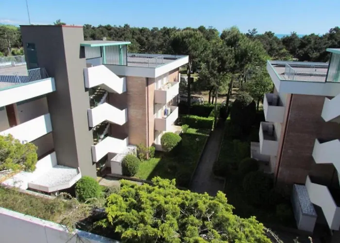 Functional With Balcony-beahost Appartement